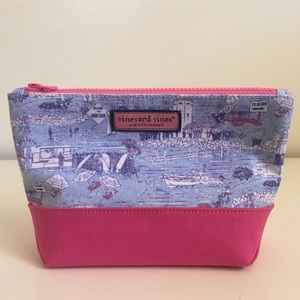 Vineyard Vines makeup/toiletry bag